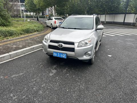 Toyota RAV4 2011 2.0L AT Luxury