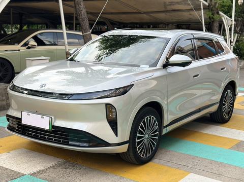 Dongfeng Aeolus L8 PHEV