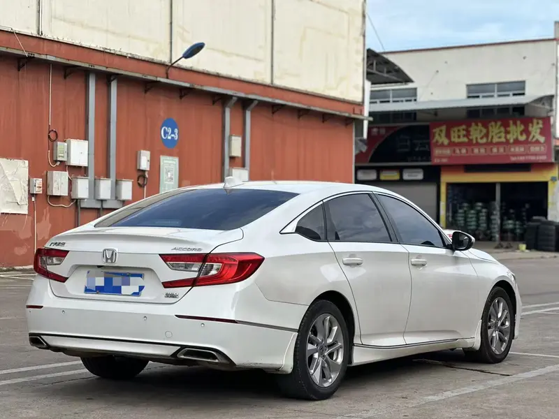 Honda Accord — фото 6