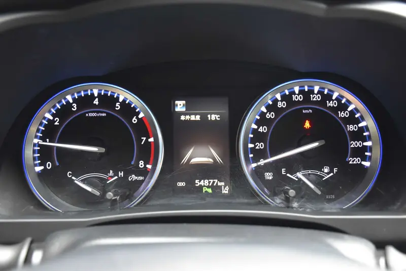 Toyota Highlander — фото 11